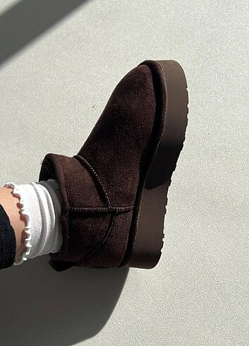 UGG BOT