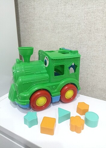  oyuncak tren bultak.geometrik sekillerle.yeni