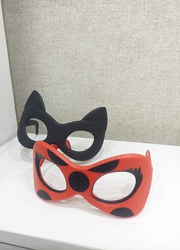 Beden Maske gözlük uğur böceği ile kara kedi