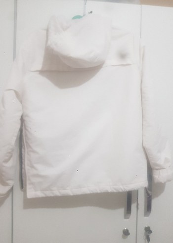 Beyaz Fermuarlı Kadın Kısa Mont - Görsel 4