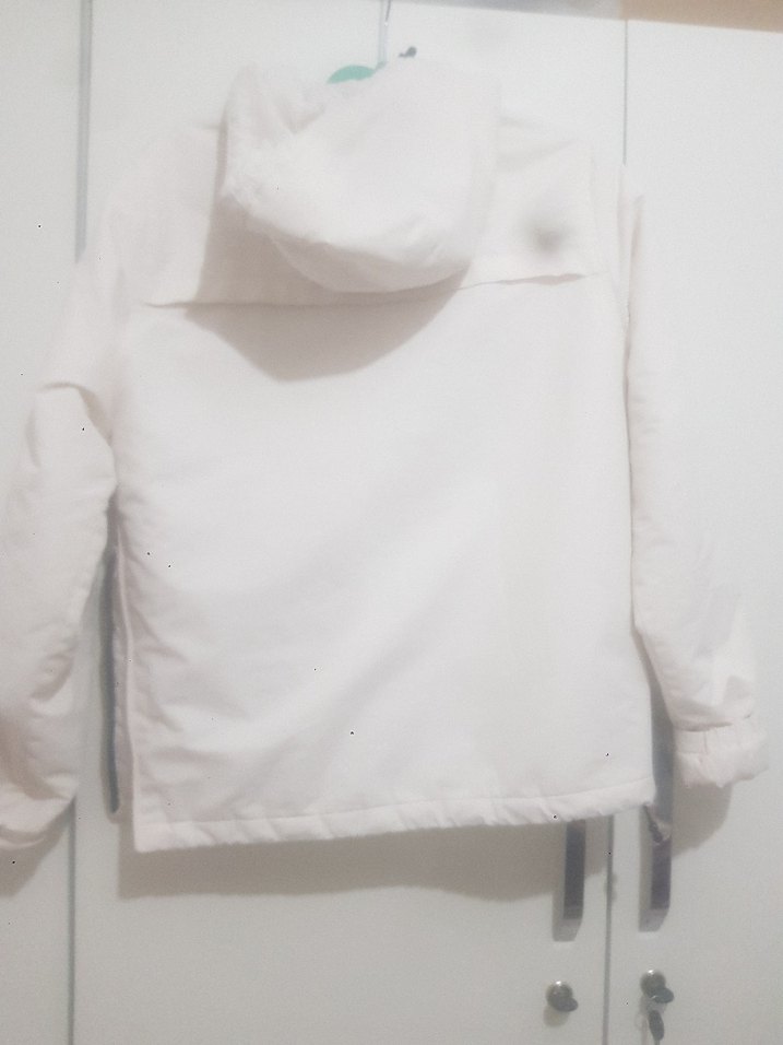 Beyaz Fermuarlı Kadın Kısa Mont - Görsel 4