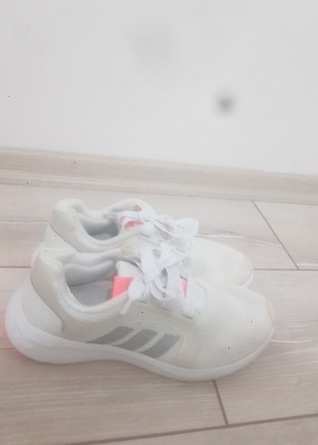 Beyaz Kadın Spor Ayakkabı Elastik Detaylı - Görsel 4