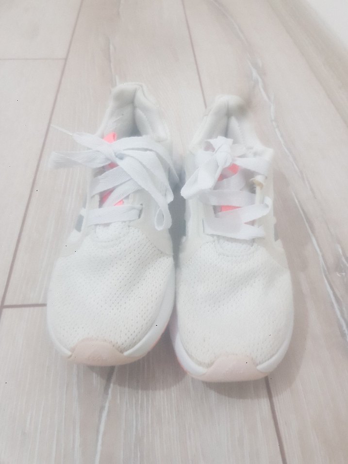 Beyaz Kadın Spor Ayakkabı Elastik Detaylı - Görsel 3