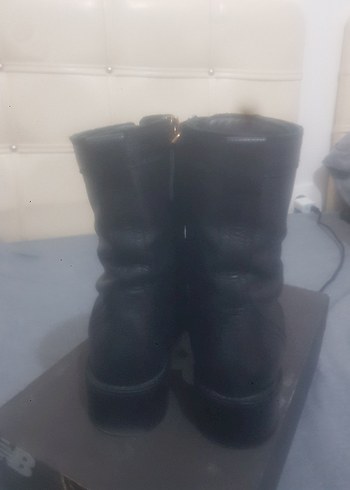 Siyah Deri Gotik Tokalı Kadın Bot - Görsel 3