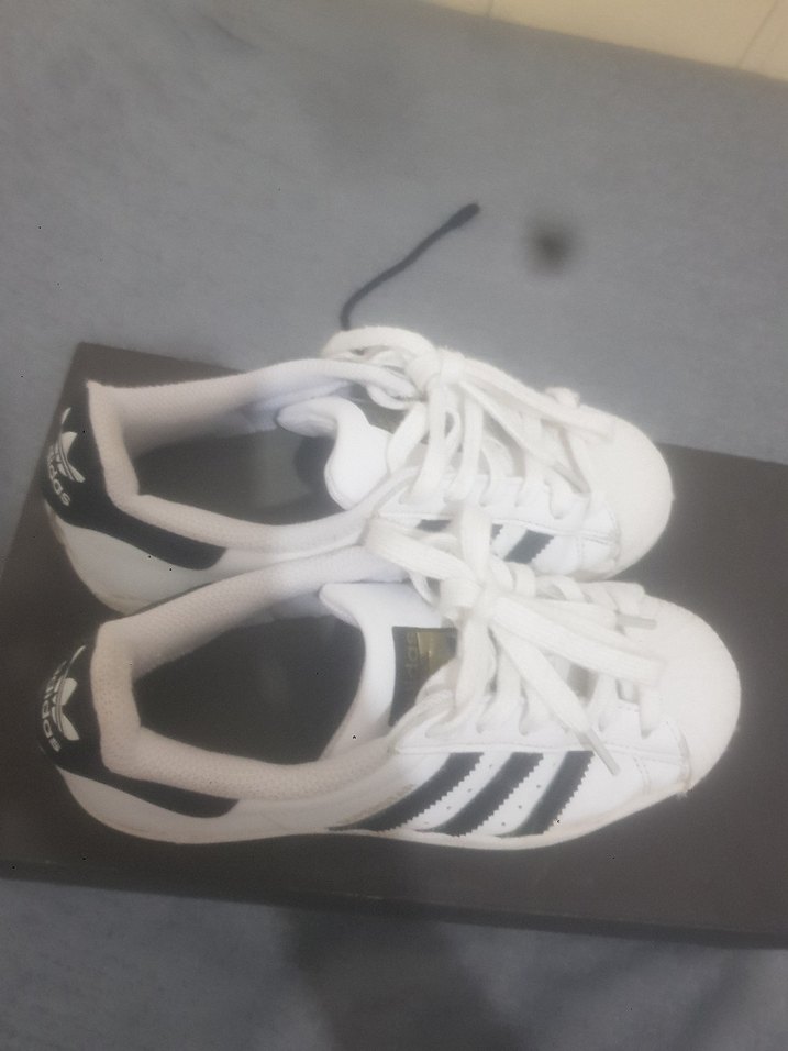 Beyaz Siyah Şeritli Spor Ayakkabı - Görsel 4