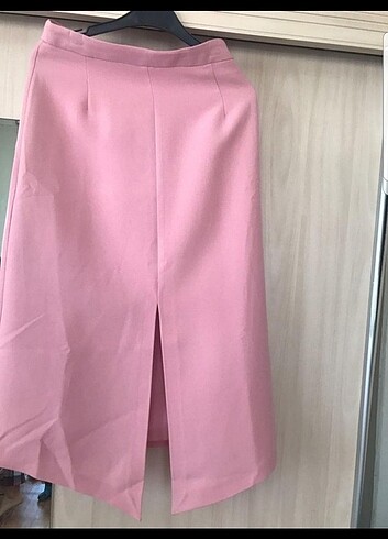 Zara Mija midi yırtmaç detaylı etek 