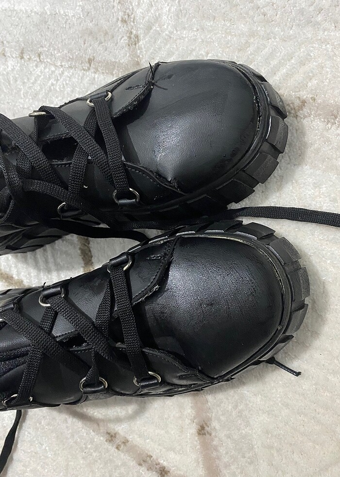 Siyah spor ayakkabısı - Görsel 2