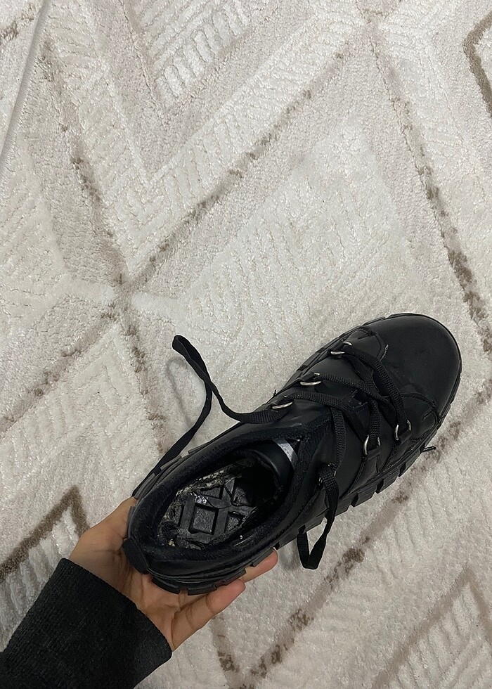 Siyah spor ayakkabısı - Görsel 4