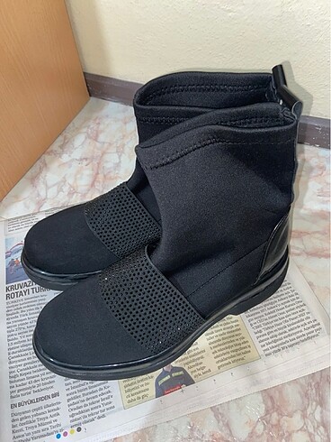 Pierre cardin taşlı çizme