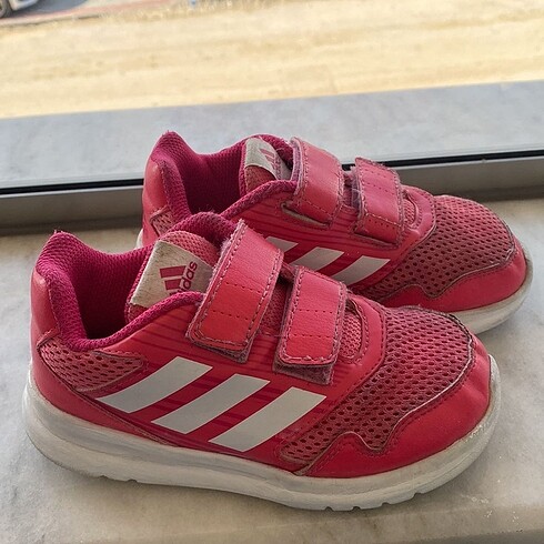 26 Beden pembe Renk Adidas spor ayakkabı