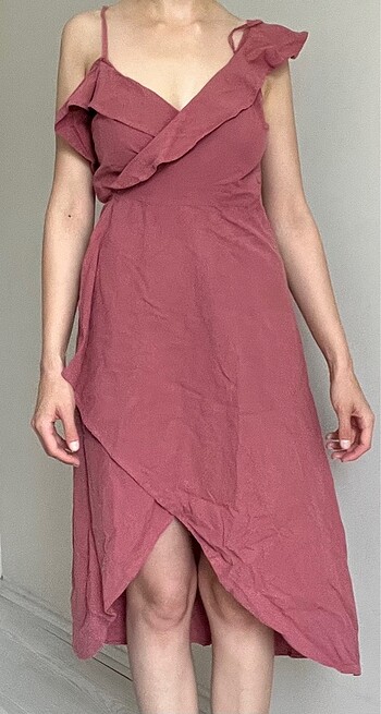 Pembe elbise