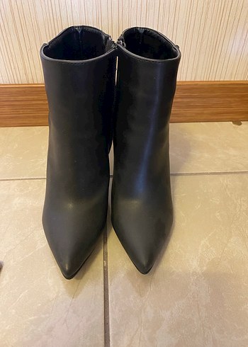 Diğer Kadın Siyah Deri Stiletto Topuklu Bot