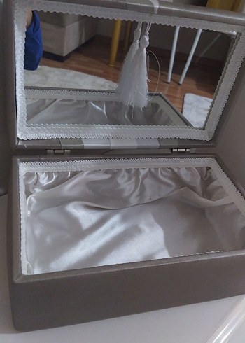 Gri Papyonlu aynalı modern damat  bohçası 
Kutusu aynalı - Görsel 2