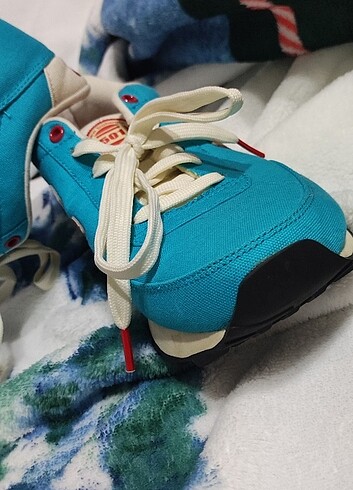 37,5 Beden mavi Renk Newbalance spor ayakkabi