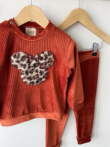 2 Yaş Beden Leoparlı minnie nakışlı kadife takım