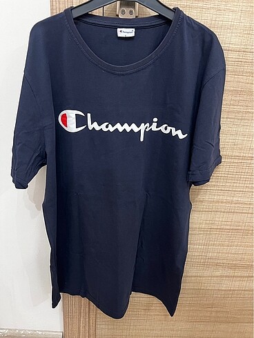 Champion tshirt hiç giyilmedi birebirdir