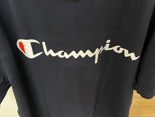 Diğer Champion tshirt hiç giyilmedi birebirdir