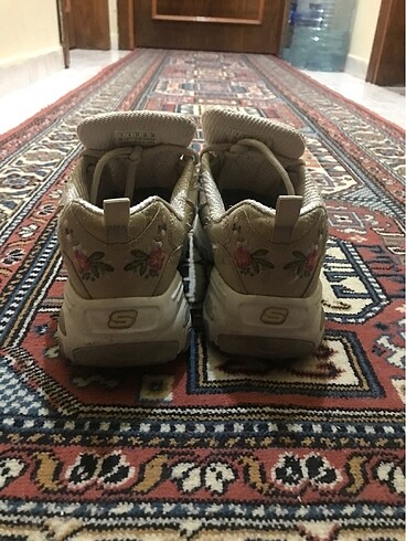 37 Beden ten rengi Renk Skechers