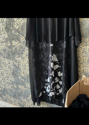 Siyah V Yaka Uzun Drapeli Gotik Elbise - Görsel 2