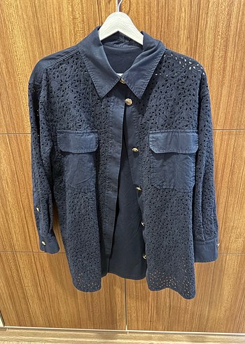 Nakışlı Uzun Kollu Lacivert Denim Gömlek