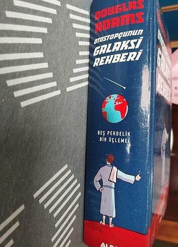  Beden Renk Otostopçunun galaksi rehberi 5Li kitap 