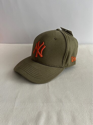 New Era NY Logolu Unisex Haki Şapka