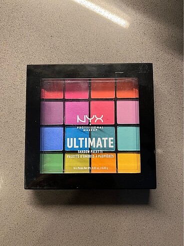 Nyx Brights Far Paleti