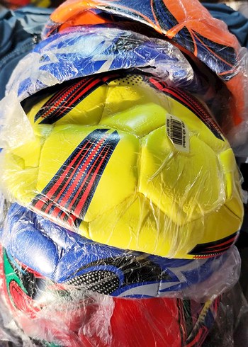 Renkli Yeşil Futbol Topu - Görsel 2