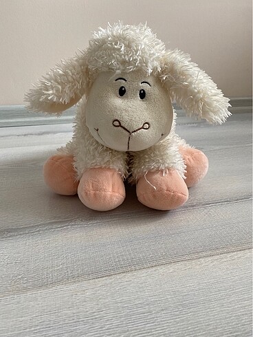Peluş kuzu oyuncak