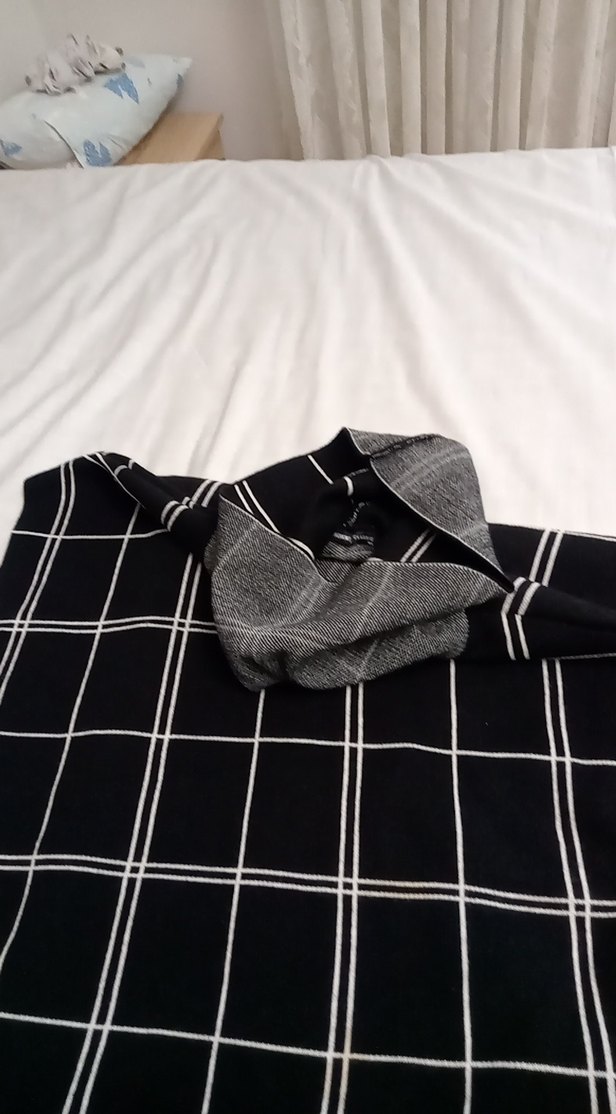 Kadın Gri Kareli Balıkçı Yaka Triko Panço - Görsel 2