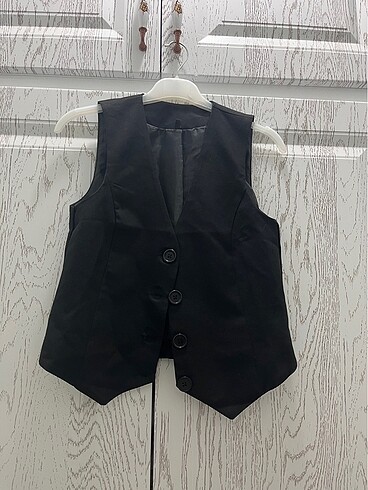Trendyol & Milla trendyolmilla Siyah Premium Dügmeli Crop Dokuma Yelek