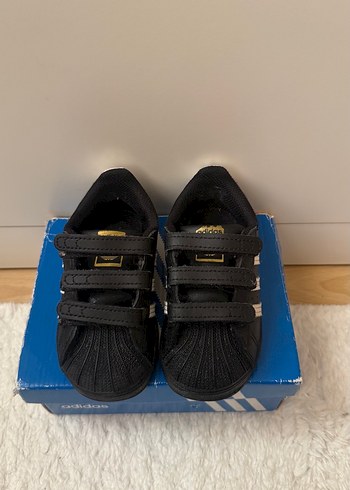 23 Beden Unisex Çocuk Siyah Adidas Spor Ayakkabı