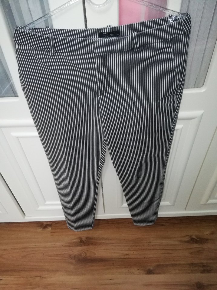 KALİTELİ MARKA HEPSİ ÇOK GÜZEL ÇEŞİTLİ BAYAN GİYİM EŞYALARI - Görsel 2