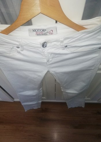 Düğmeli Beyaz Kadın Kot Pantolon - Görsel 3