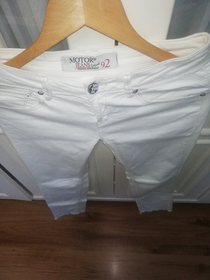 Düğmeli Beyaz Kadın Kot Pantolon - Görsel 3