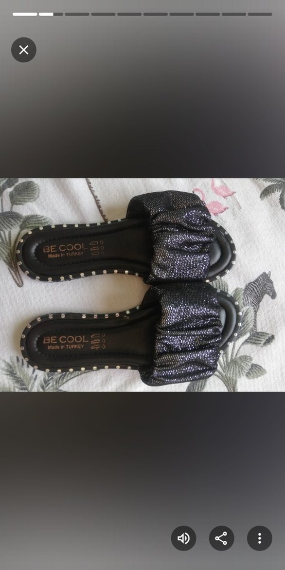 Gri Parlak Pliseli Dolgu Topuklu Kadın Terlik - Görsel 2