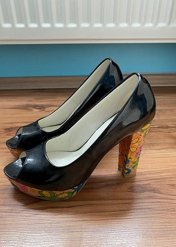 KALİTELİ MARKA HEPSİ ÇOK GÜZEL ÇEŞİTLİ BAYAN EŞYALARI - Görsel 13