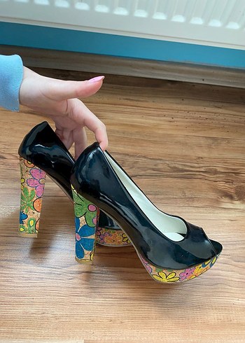 KALİTELİ MARKA HEPSİ ÇOK GÜZEL ÇEŞİTLİ BAYAN EŞYALARI - Görsel 12