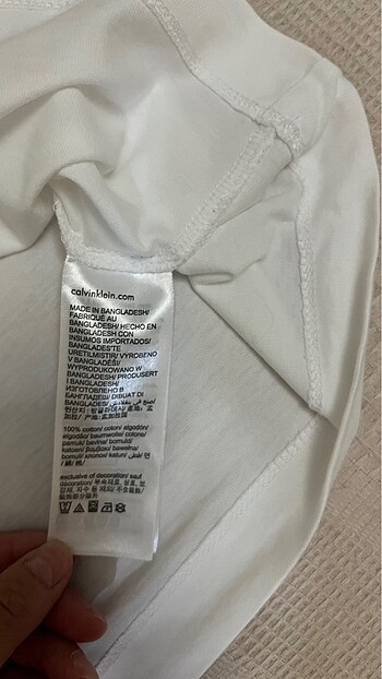 m Beden beyaz Renk Calvin klein tişört