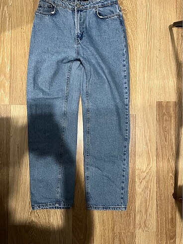 mom jean