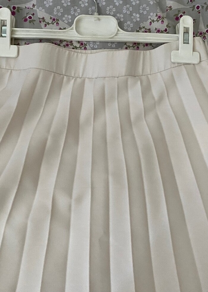 Beyaz pileli etek - Görsel 2