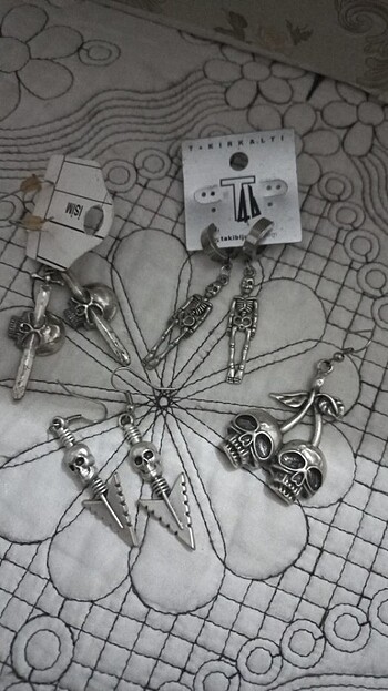 İskelet küpe 