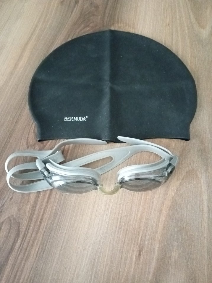 Siyah Yüzme Bonesi ve Gözlüğü Seti - Görsel 3