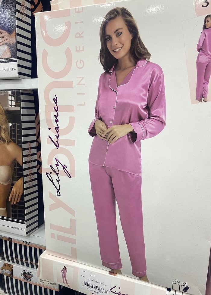 Saten pijama takımı - Görsel 3