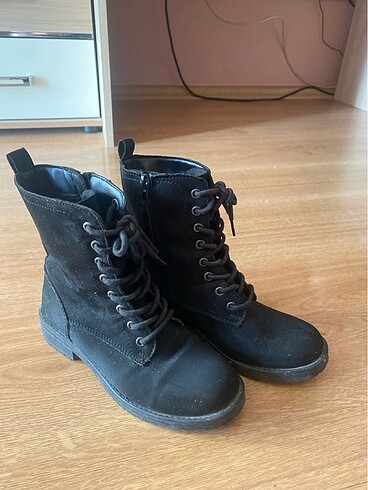 Deichmann Siyah bot