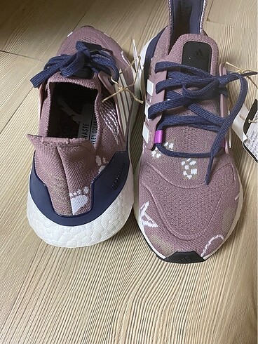 38 Beden siyah Renk Adidas ultra boost