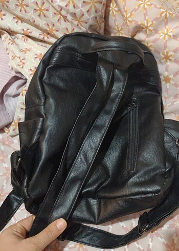 Siyah Deri Fermuarlı Kadın Sırt Çantası - Görsel 2
