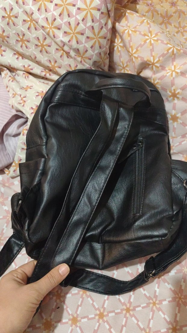 Siyah Deri Fermuarlı Kadın Sırt Çantası - Görsel 2