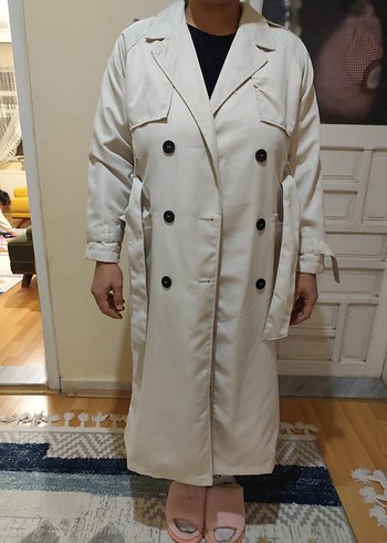 Düğmeli Beyaz Midi Trençkot - Görsel 3