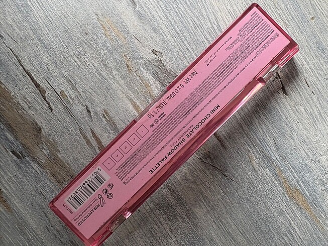  Beden I Heart Revolution Raspberry Fool Far Paleti